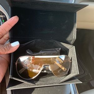 KENDALL + KYLIE Sunglasses 🕶